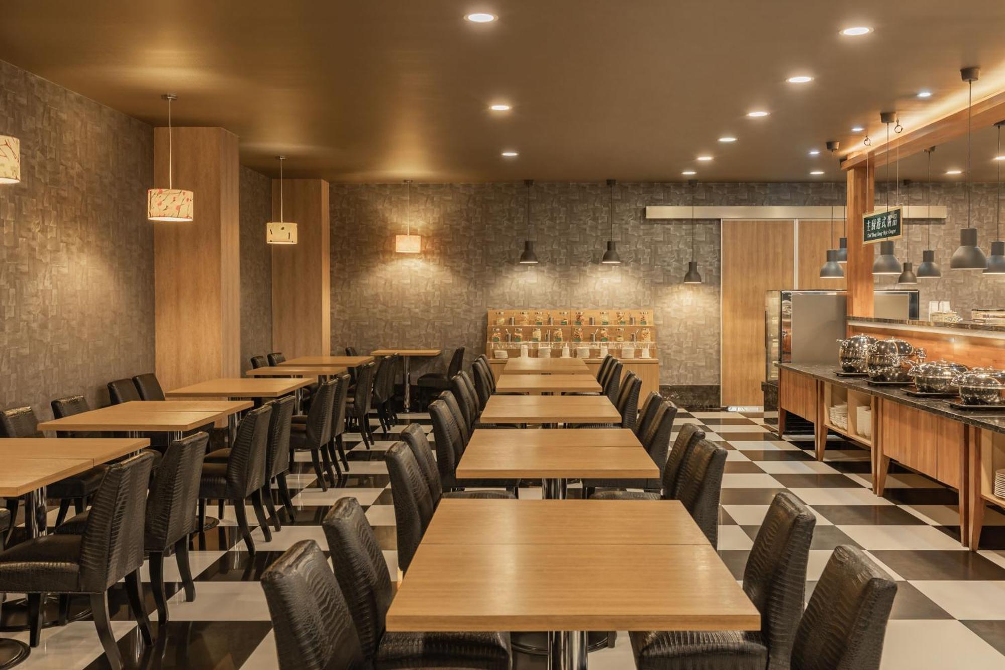 Kindness Hotel - Tainan Chihkan Tower Екстер'єр фото