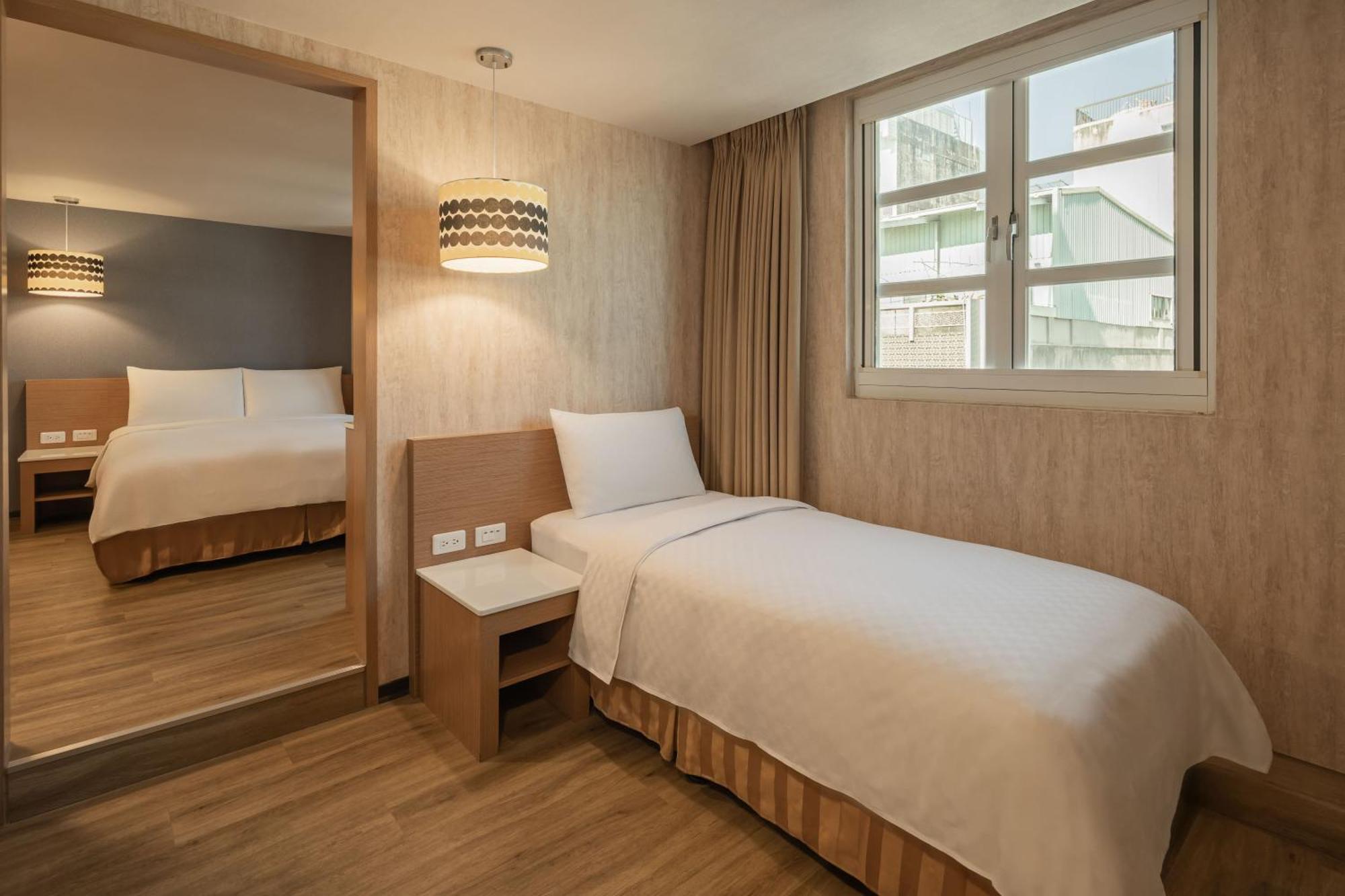 Kindness Hotel - Tainan Chihkan Tower Номер фото