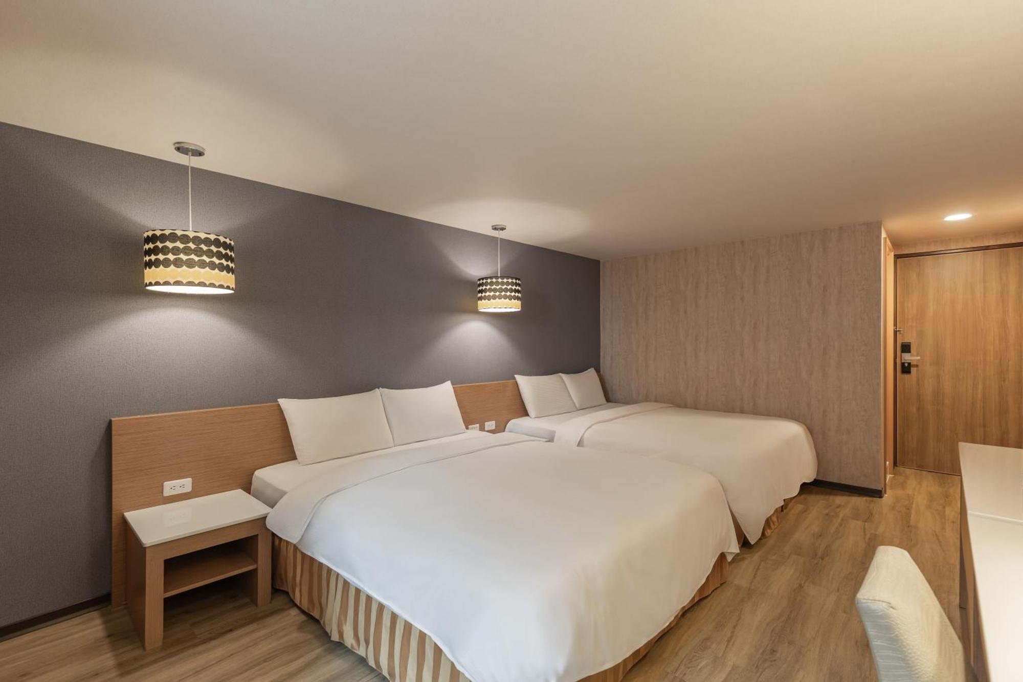 Kindness Hotel - Tainan Chihkan Tower Номер фото