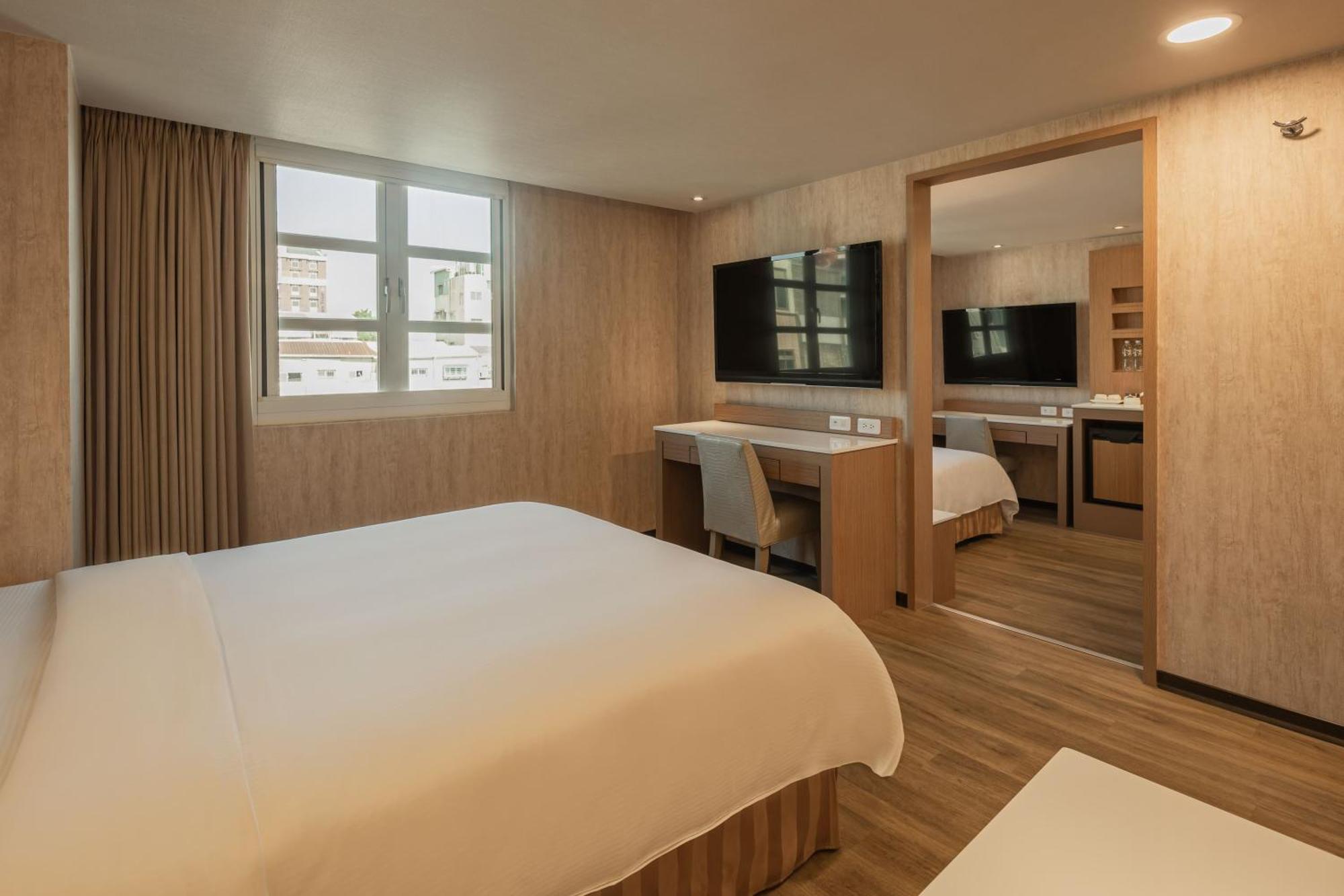 Kindness Hotel - Tainan Chihkan Tower Номер фото