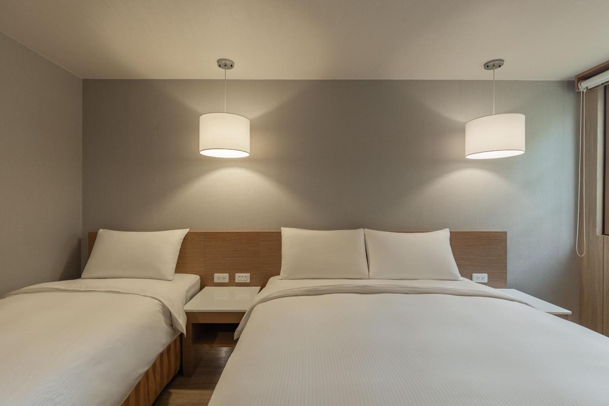 Kindness Hotel - Tainan Chihkan Tower Номер фото