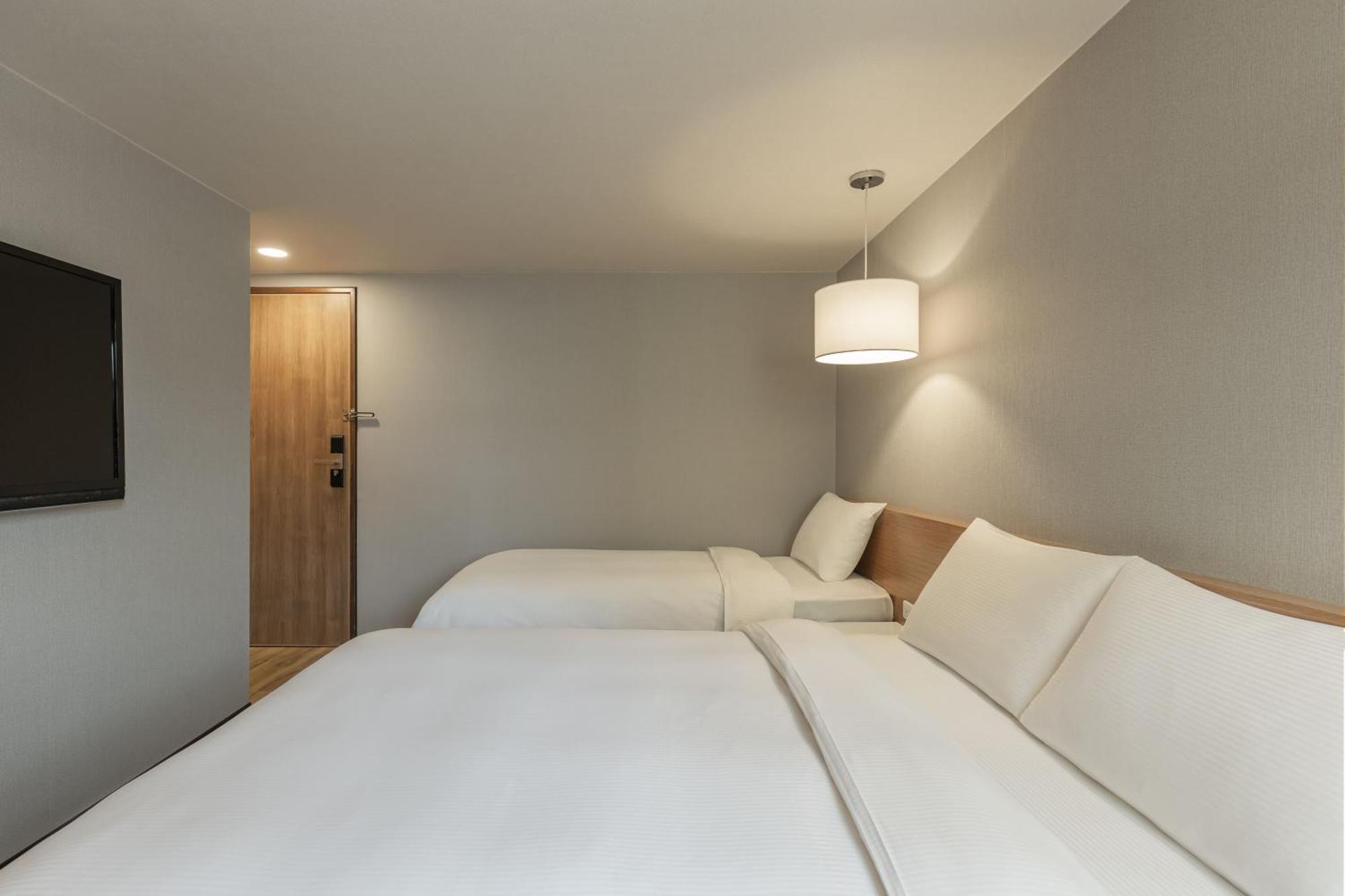 Kindness Hotel - Tainan Chihkan Tower Номер фото