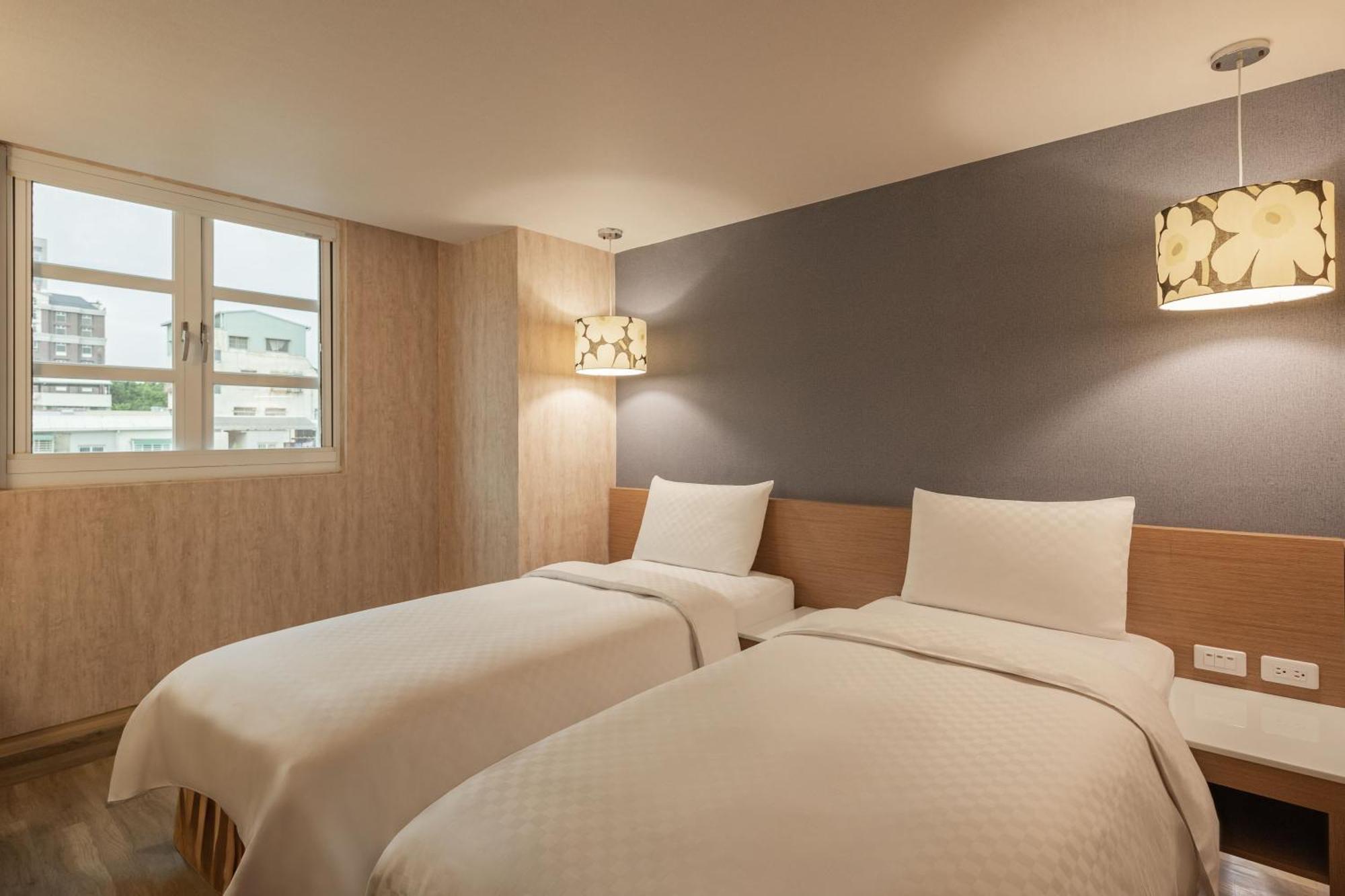 Kindness Hotel - Tainan Chihkan Tower Номер фото