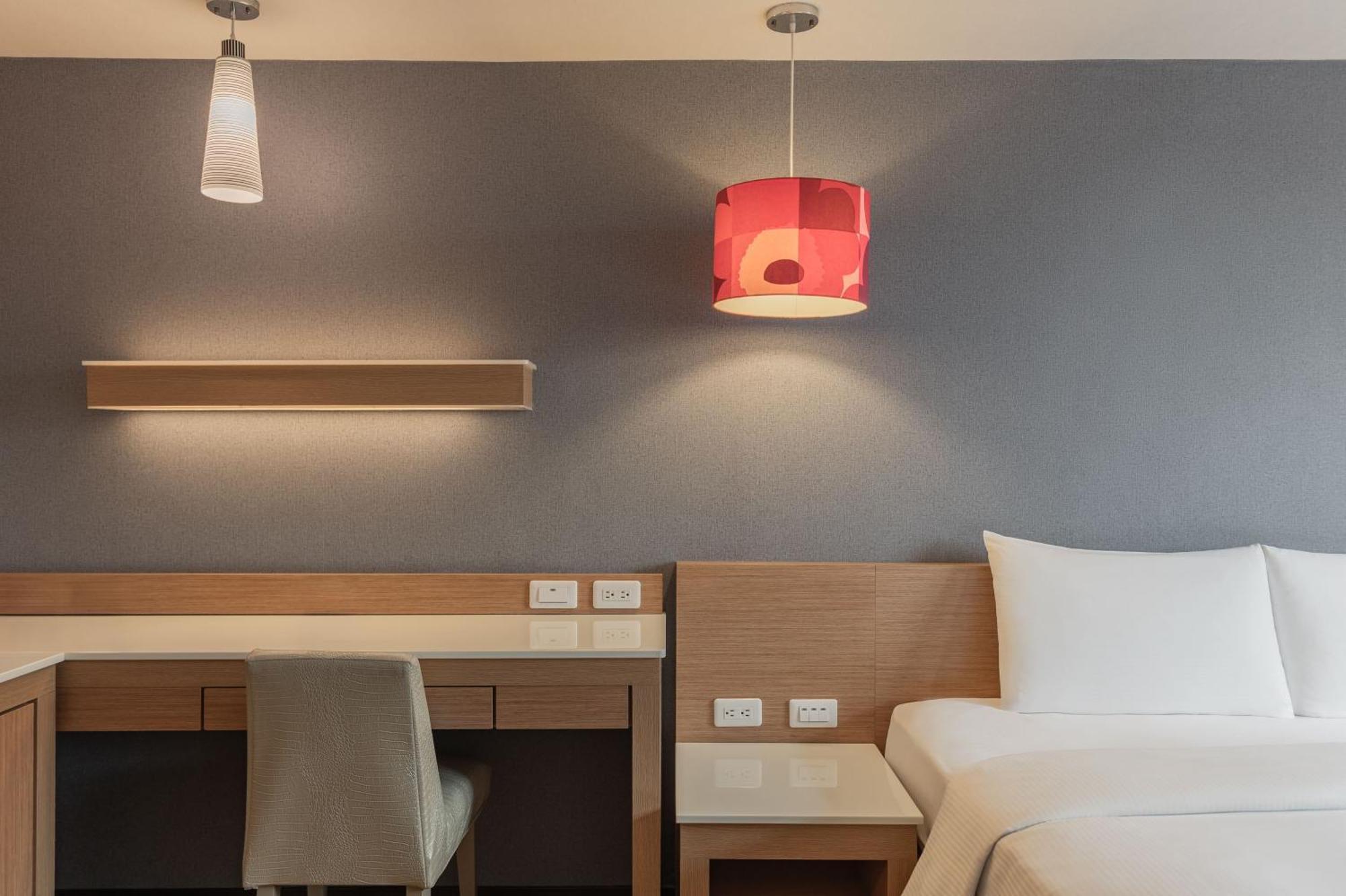 Kindness Hotel - Tainan Chihkan Tower Номер фото