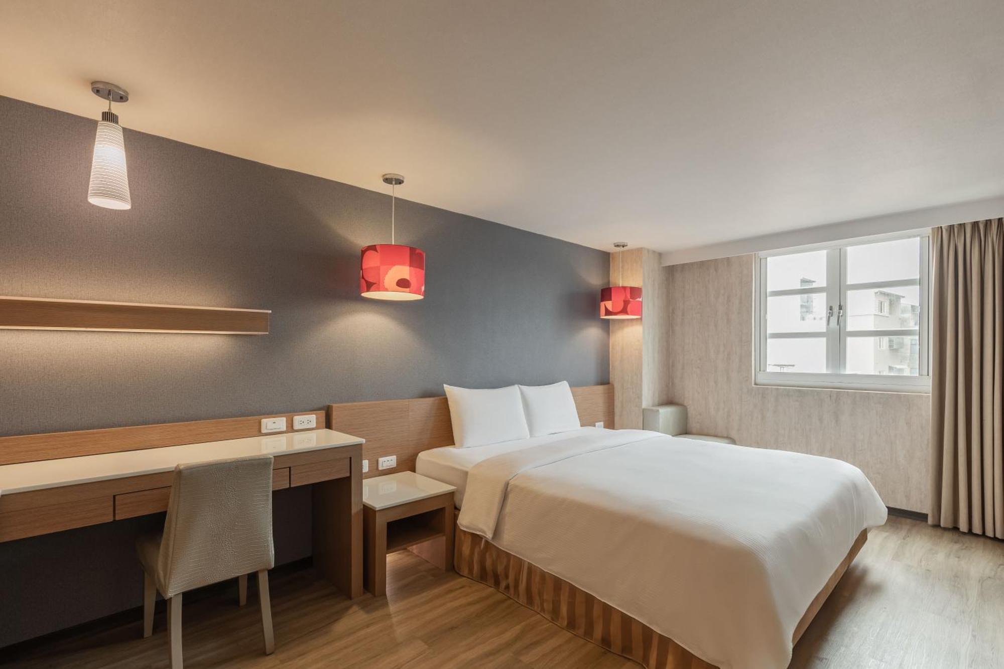 Kindness Hotel - Tainan Chihkan Tower Номер фото