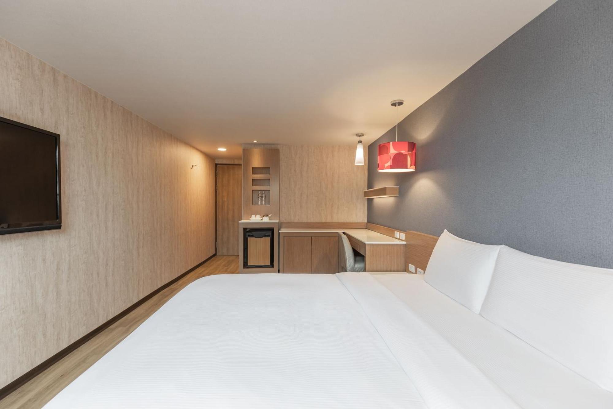 Kindness Hotel - Tainan Chihkan Tower Номер фото