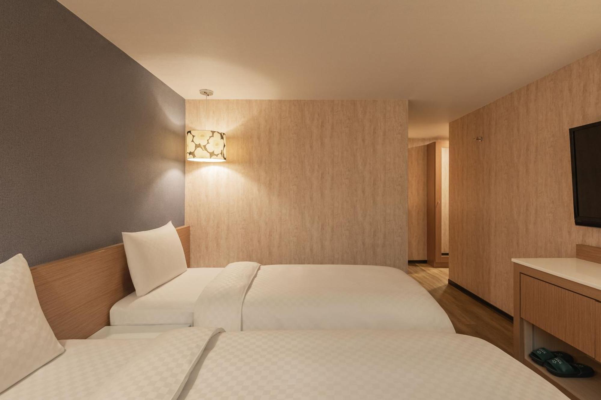 Kindness Hotel - Tainan Chihkan Tower Номер фото