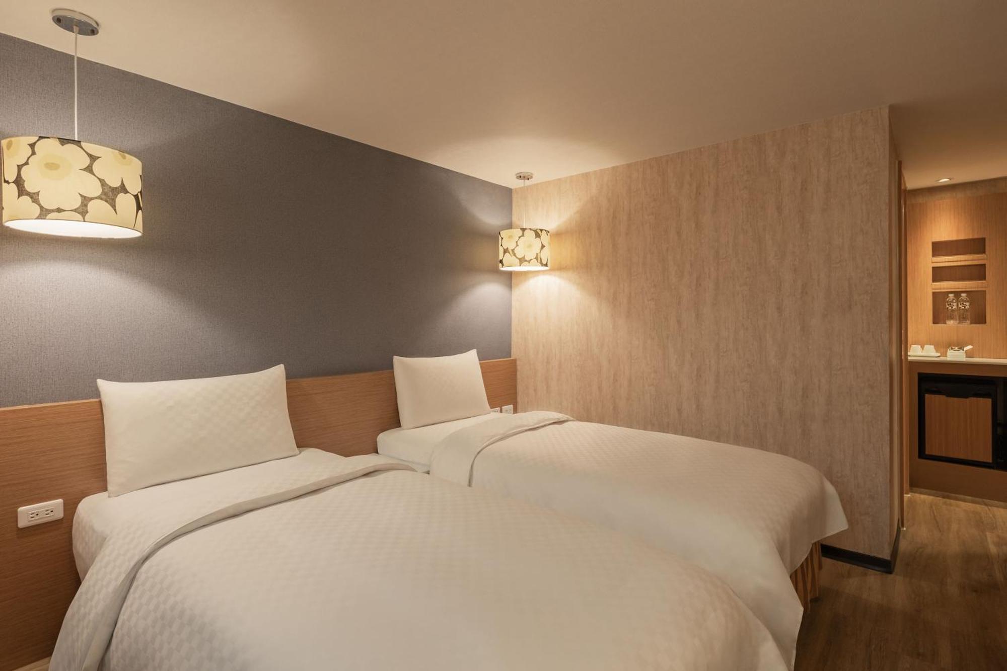 Kindness Hotel - Tainan Chihkan Tower Номер фото