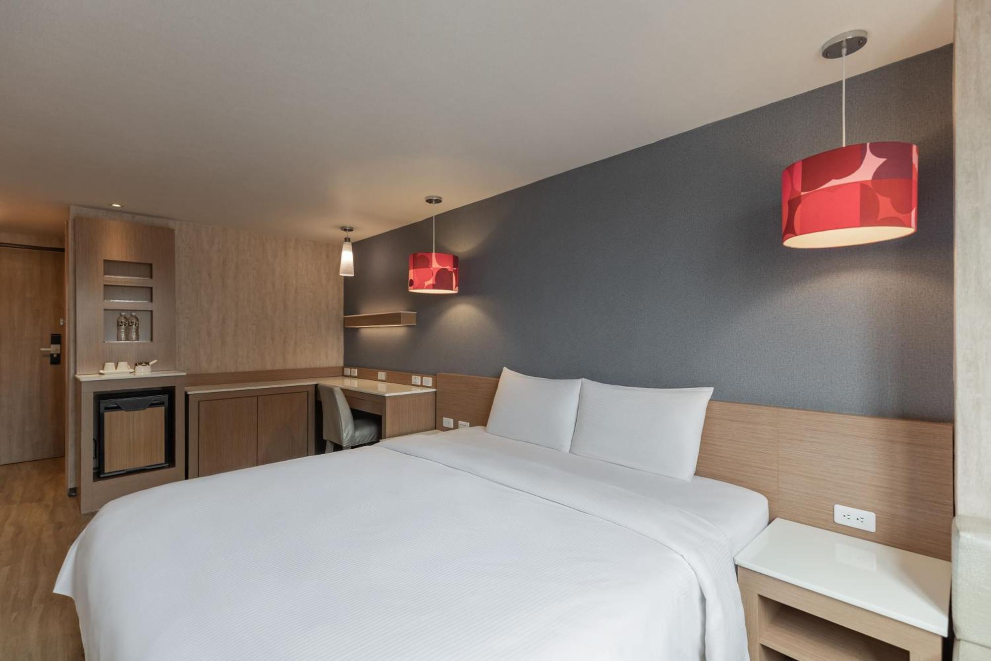 Kindness Hotel - Tainan Chihkan Tower Номер фото