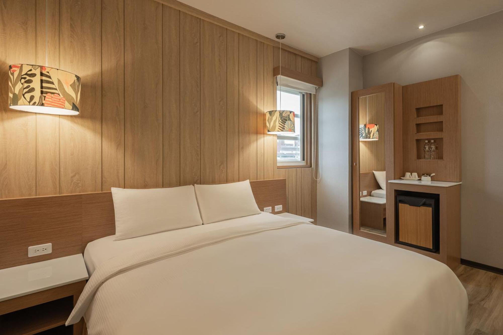 Kindness Hotel - Tainan Chihkan Tower Номер фото