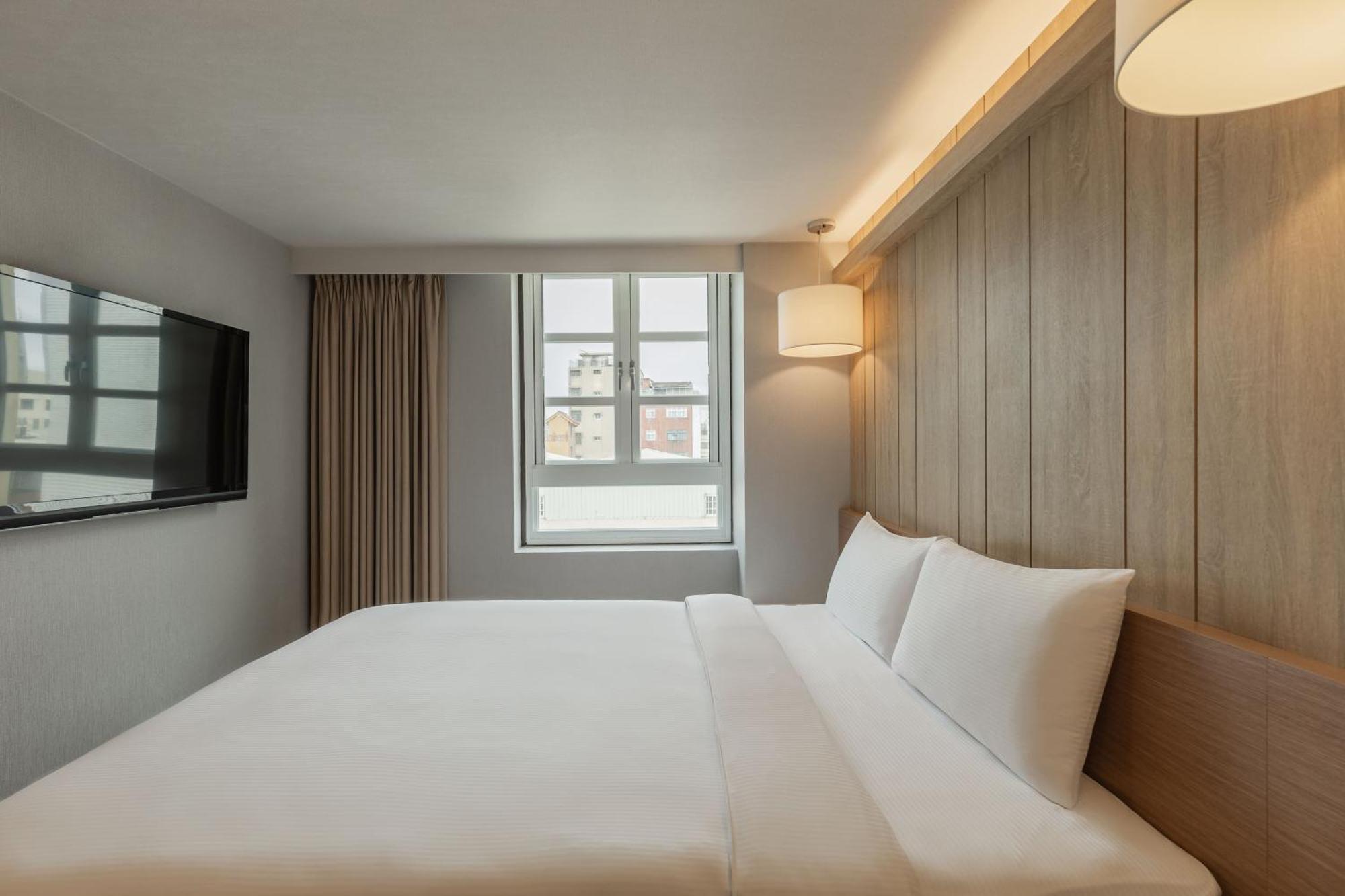 Kindness Hotel - Tainan Chihkan Tower Номер фото