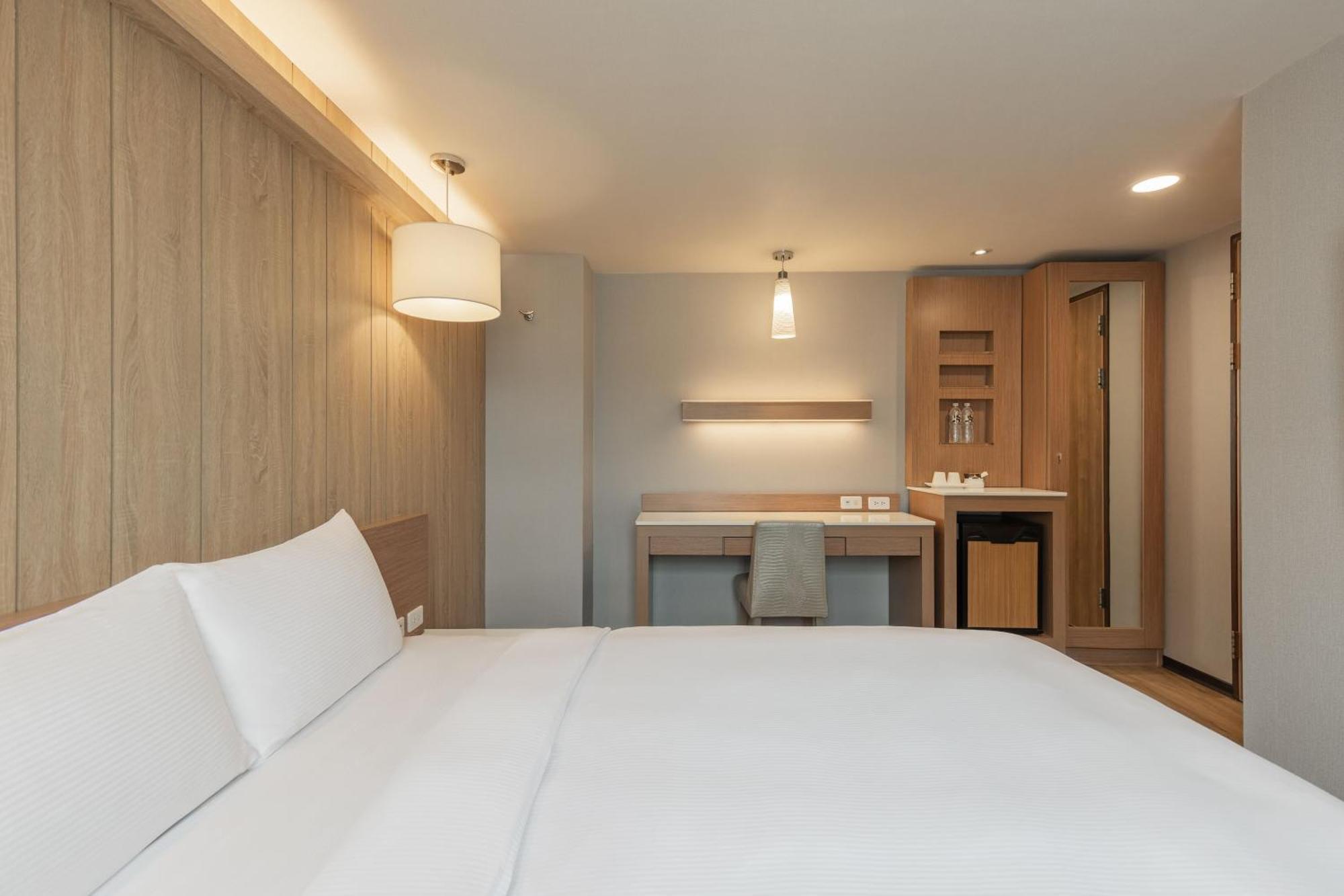 Kindness Hotel - Tainan Chihkan Tower Номер фото